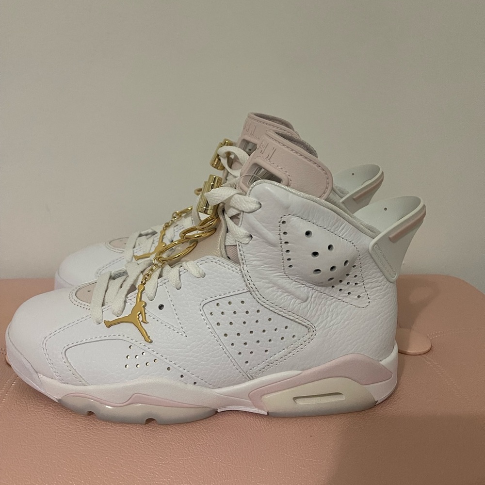 NIKE Air Jordan 6 Retro “Gold Hoops” Jordan 6 Retro Gold Hoops (Women's) - DH9696-100 - US